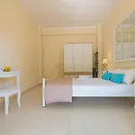 Paleopolis Apartment